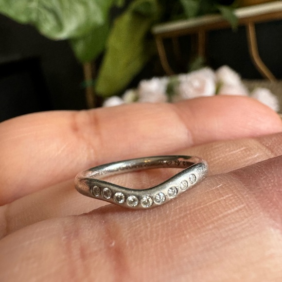 Tiffany&Co platinum curved wedding band *PRICE is FIRM* - Picture 14 of 16